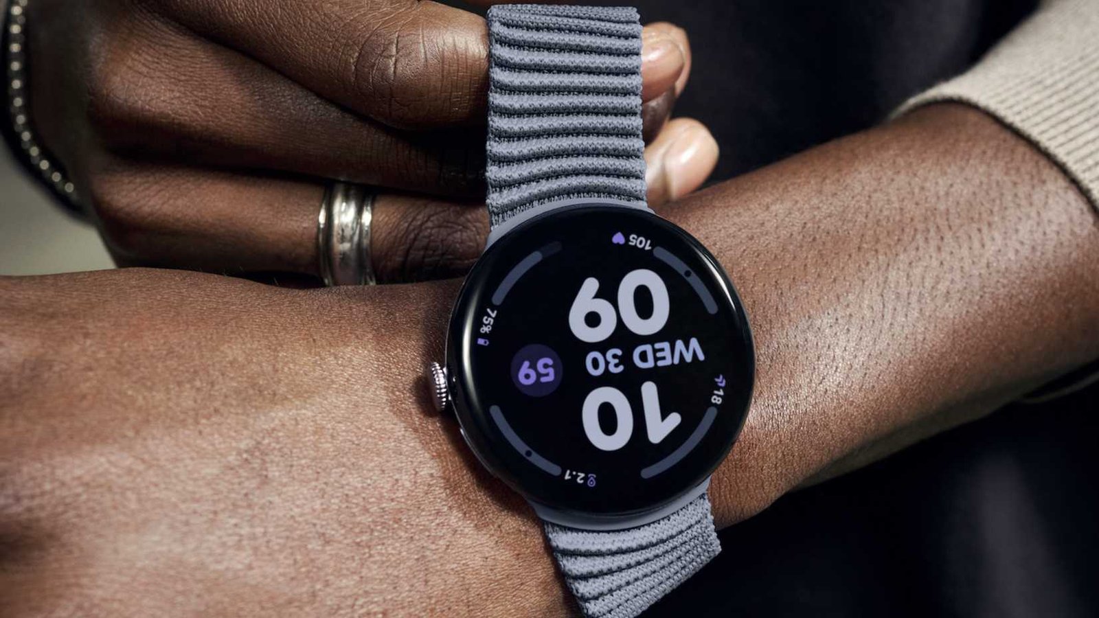 Google Pixel Watch 4 display