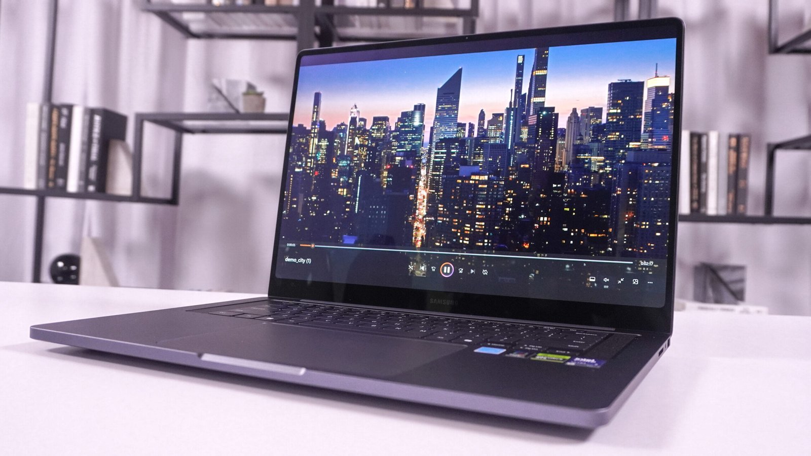 Samsung Galaxy Book6 display
